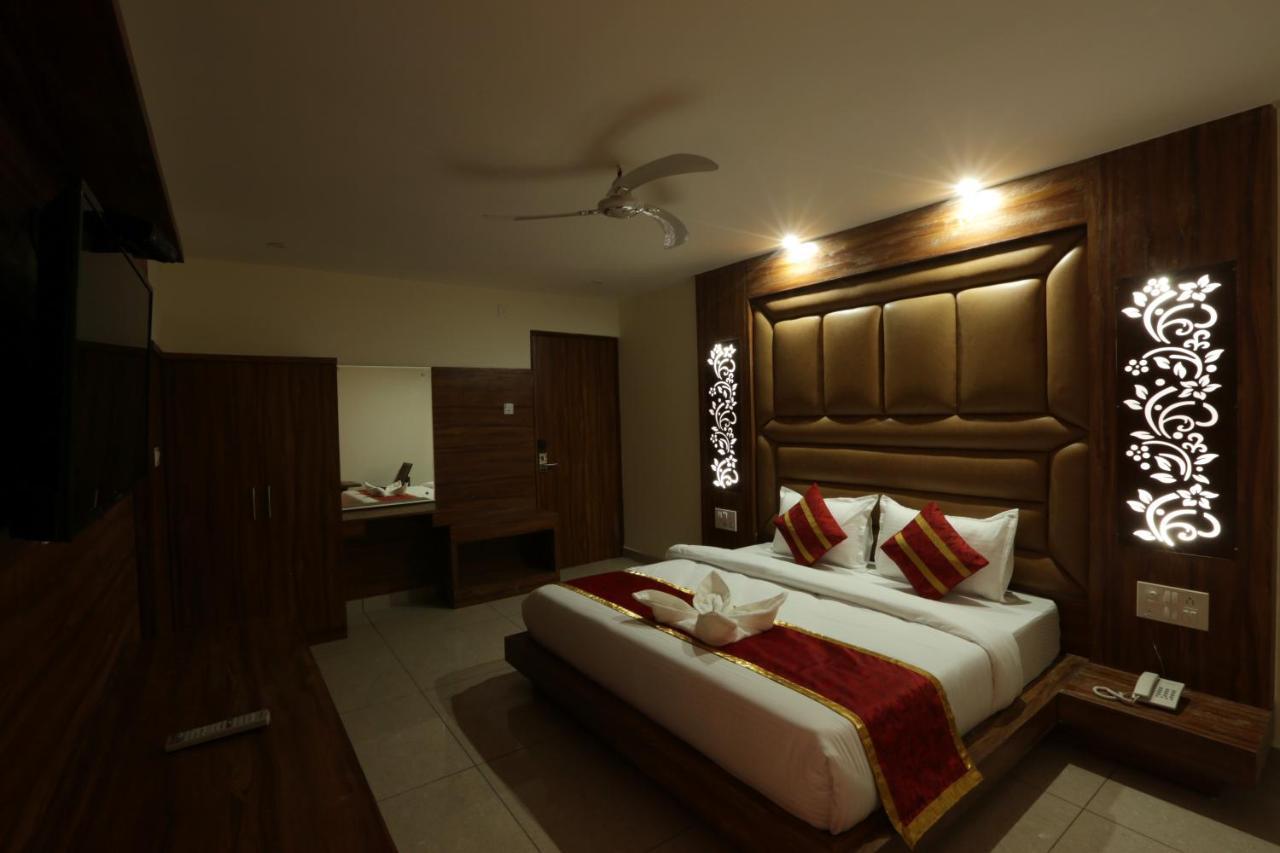 Hotel Katra Grand Esterno foto