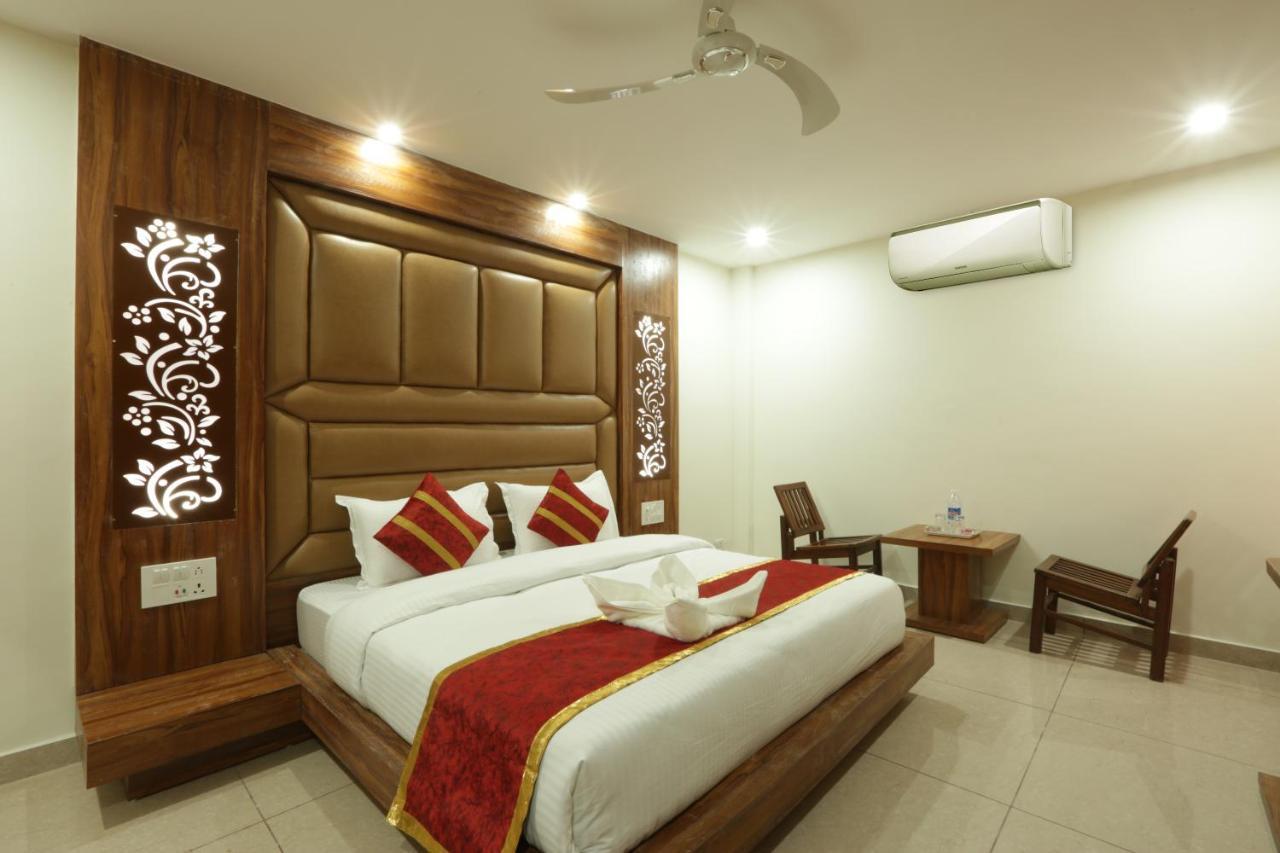 Hotel Katra Grand Esterno foto