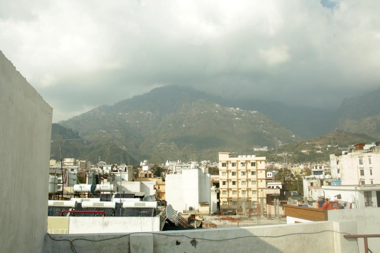 Hotel Katra Grand Esterno foto
